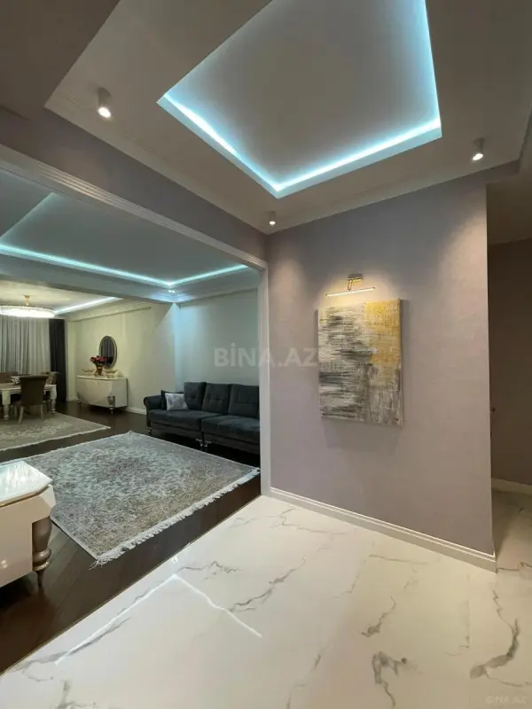 Satılır 3 otaqlı mənzil 146 m²