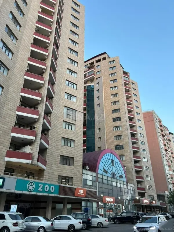Satılır 3 otaqlı mənzil 142 m²