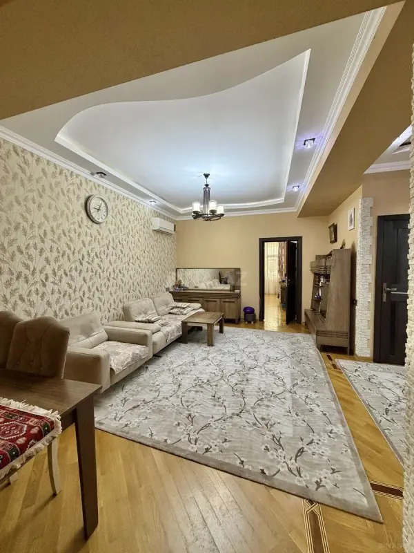 Satılır 3 otaqlı mənzil 107 m²