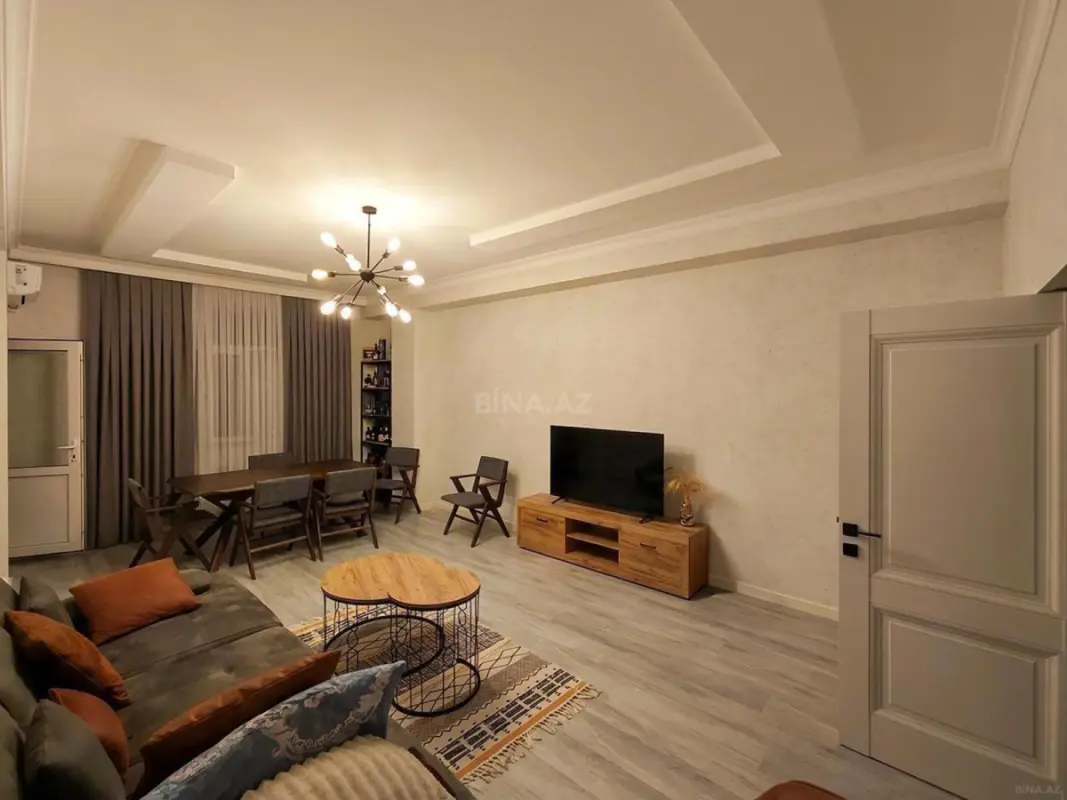Satılır 3 otaqlı mənzil 130 m²