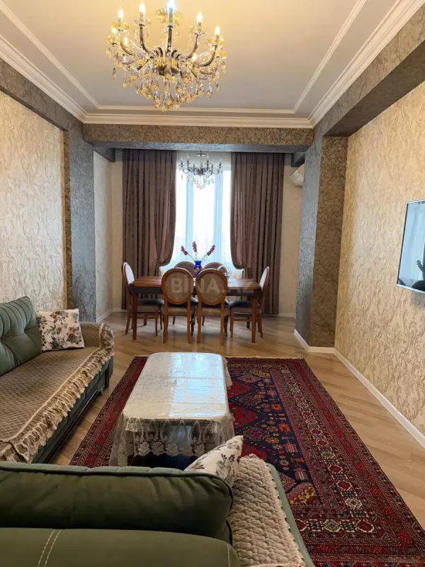 Satılır 3 otaqlı mənzil 130 m²
