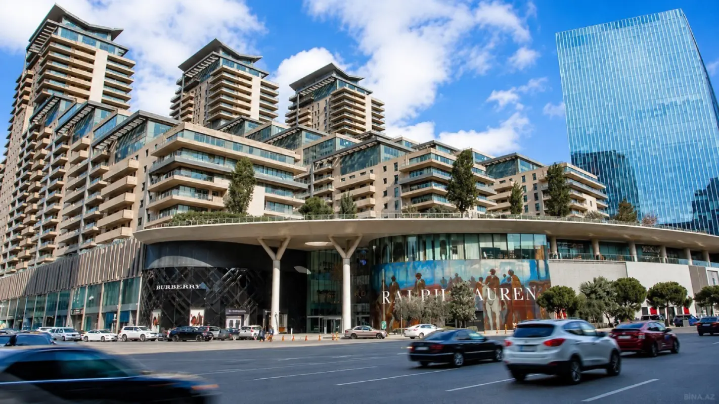 Kirayə verilir 4 otaqlı mənzil 380 m²