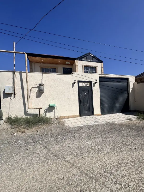 Satılır 4 otaqlı həyət evi 100 m²