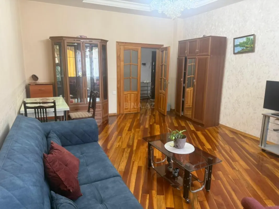 Kirayə verilir 2 otaqlı mənzil 100 m²
