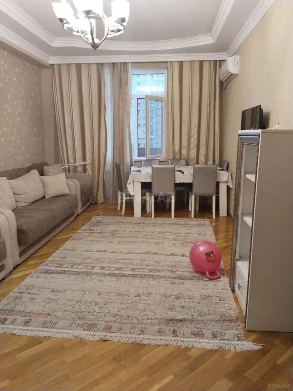 Kirayə verilir 2 otaqlı mənzil 100 m²