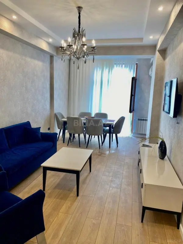 Kirayə verilir 2 otaqlı mənzil 80 m²