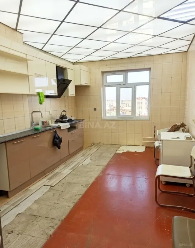 Satılır 5 otaqlı mənzil 132.6 m²