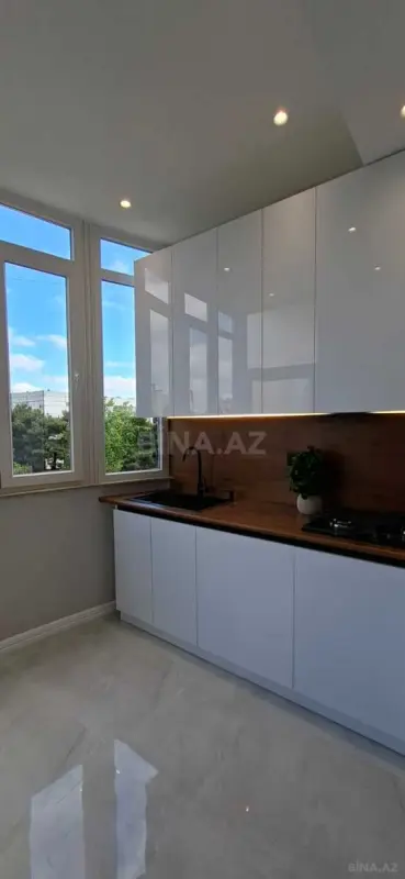 Satılır 3 otaqlı mənzil 114 m²
