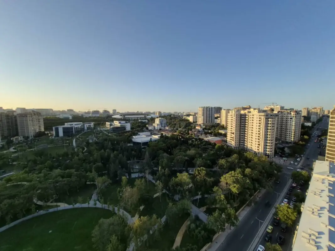 Satılır 2 otaqlı mənzil 125 m²
