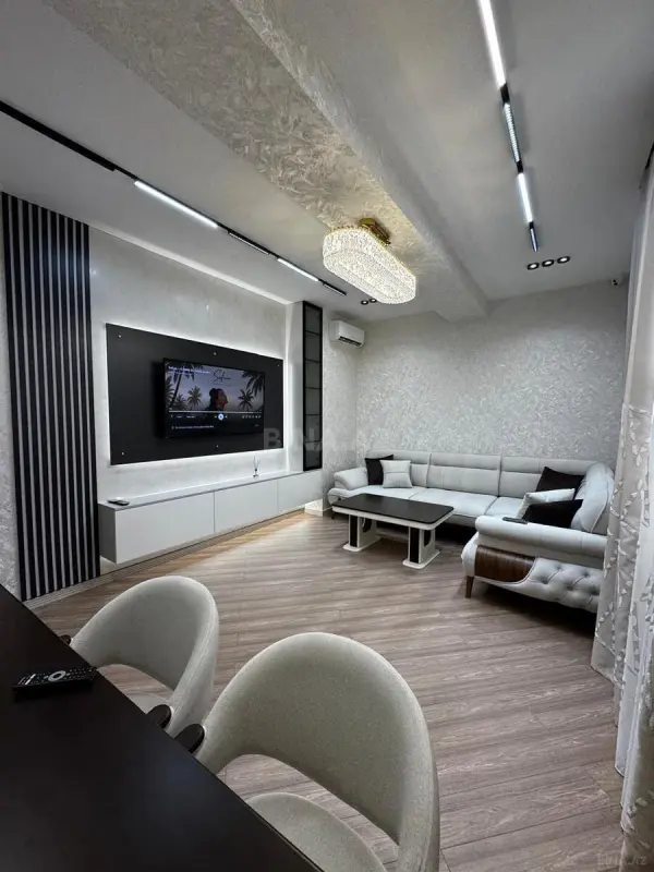 Satılır 3 otaqlı mənzil 92 m²