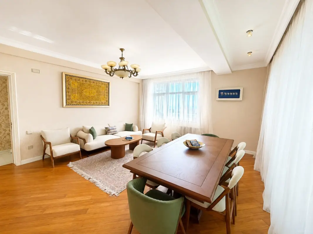 Satılır 3 otaqlı mənzil 140 m²