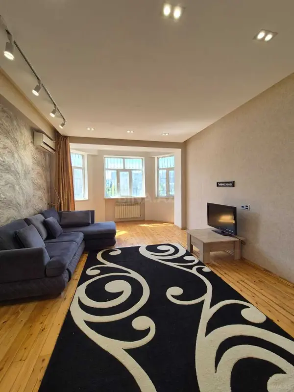 Satılır 2 otaqlı mənzil 85 m²