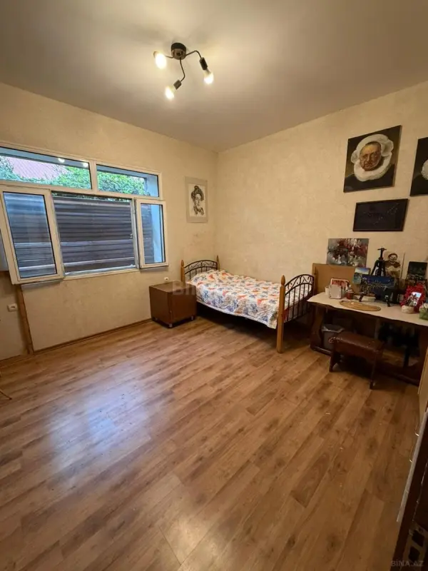 Satılır 5 otaqlı həyət evi 250 m²