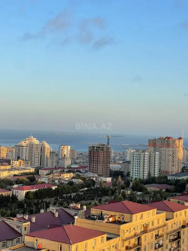 Satılır 3 otaqlı mənzil 130 m²