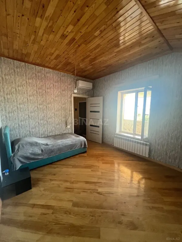 Satılır 5 otaqlı həyət evi 200 m²