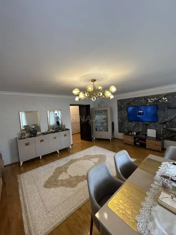 Satılır 2 otaqlı mənzil 80 m²