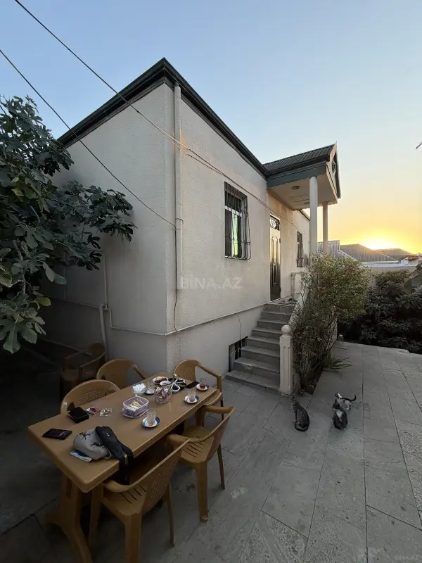 Satılır 6 otaqlı həyət evi 192 m²