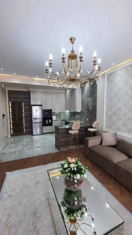 Kirayə verilir 2 otaqlı mənzil 80 m²