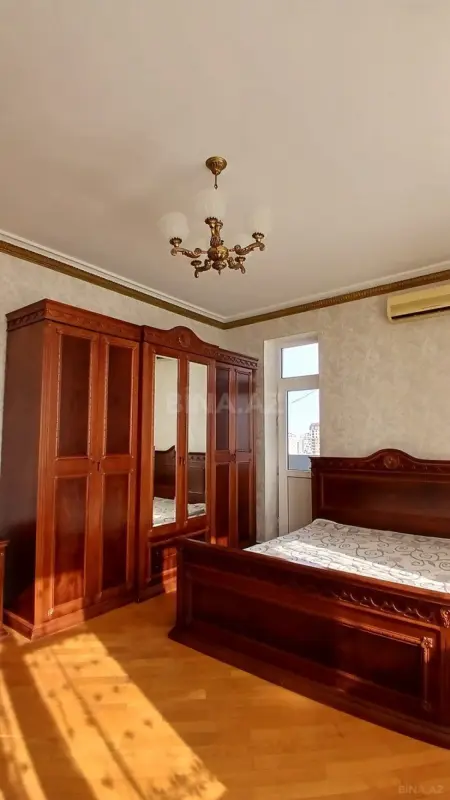 Kirayə verilir 2 otaqlı mənzil 80 m²