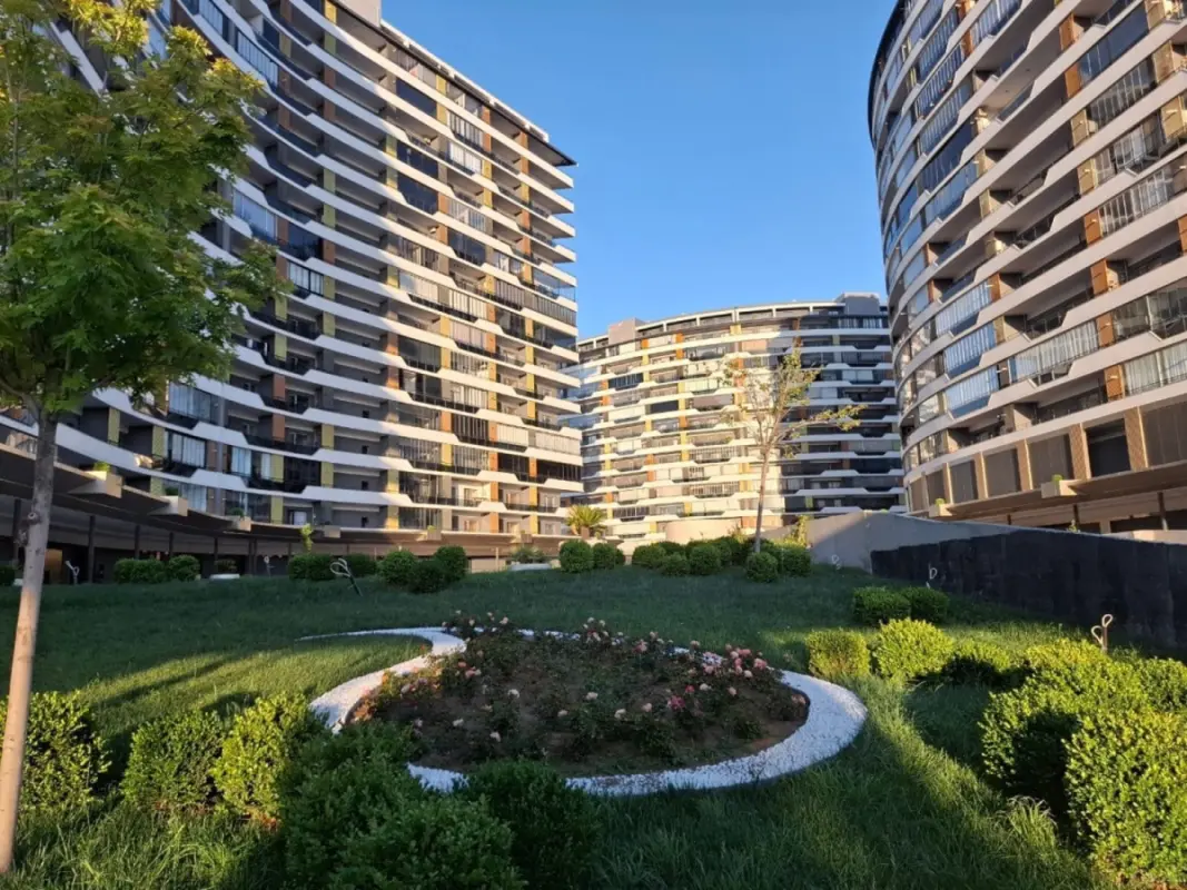 Satılır 2 otaqlı mənzil 75 m²