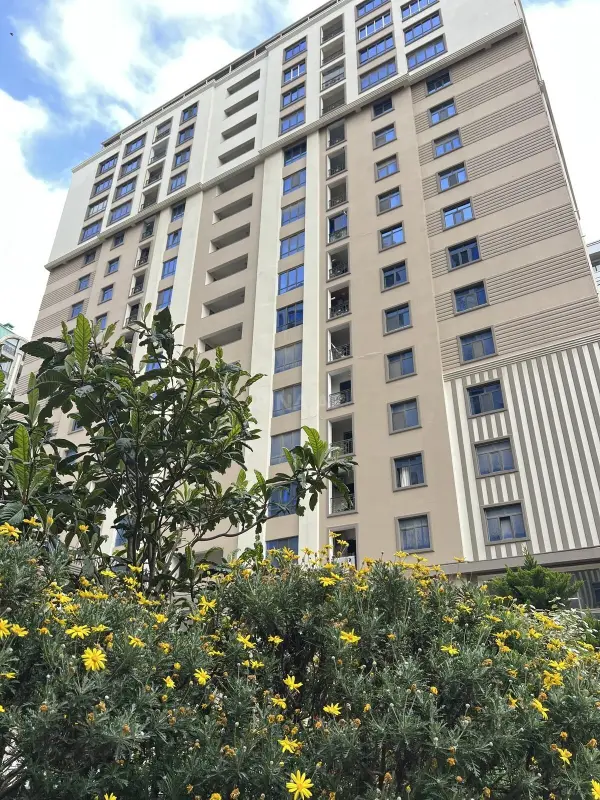 Satılır 4 otaqlı mənzil 185 m²