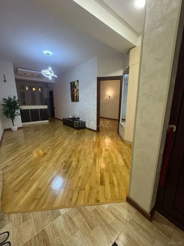 Satılır 2 otaqlı mənzil 61 m²