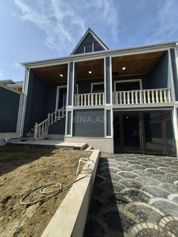 Satılır 6 otaqlı həyət evi 240 m²