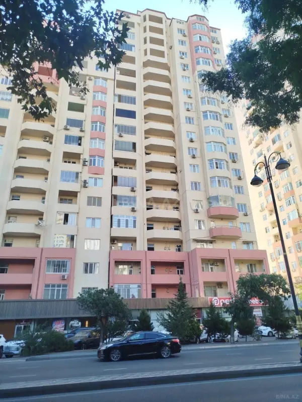 Satılır 3 otaqlı mənzil 103 m²