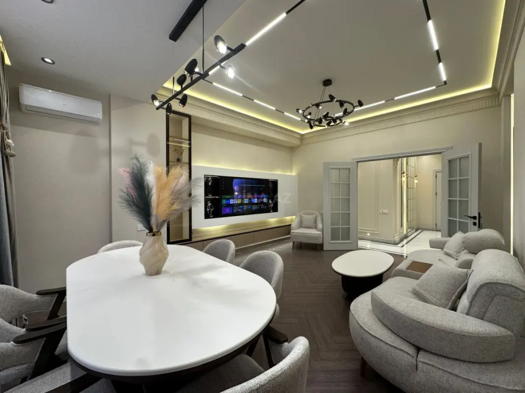 Satılır 3 otaqlı mənzil 133 m²