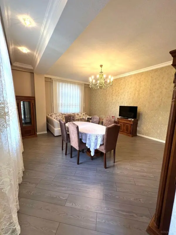 Kirayə verilir 2 otaqlı mənzil 95 m²