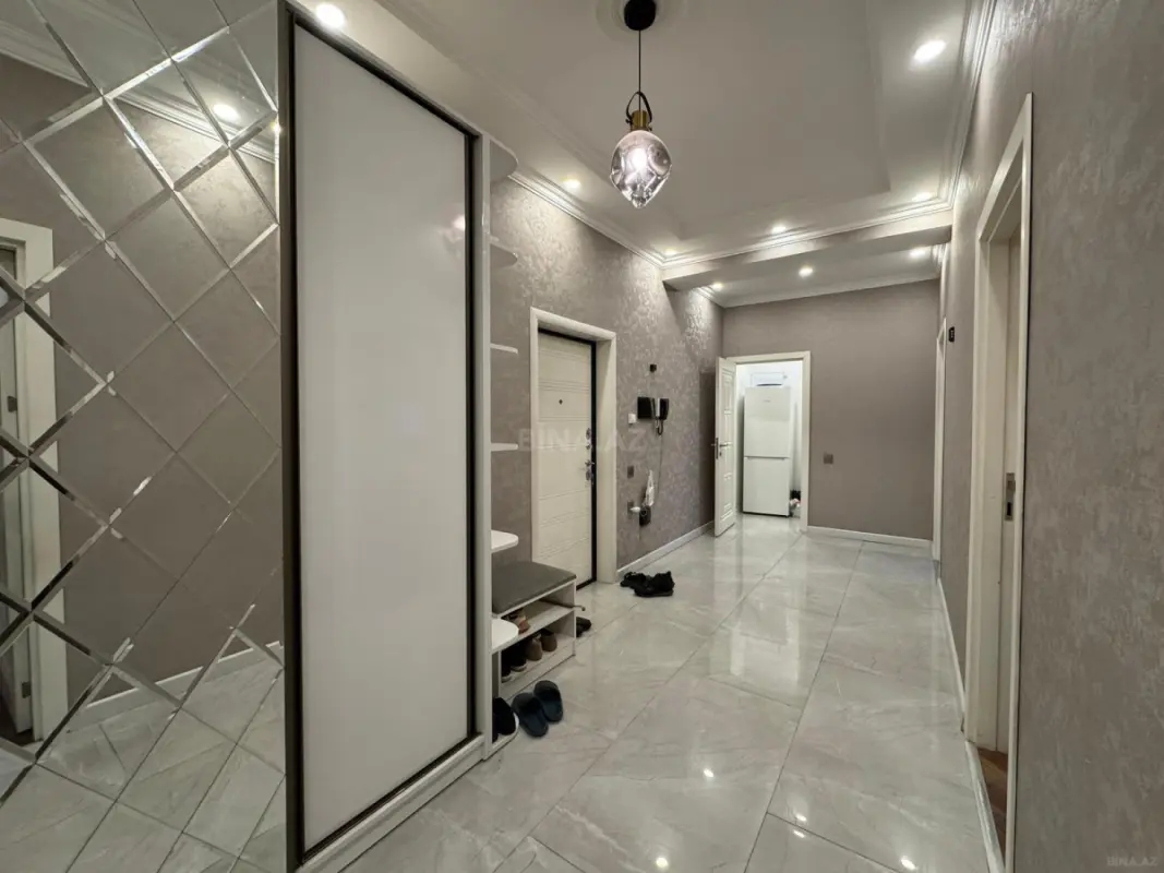 Satılır 3 otaqlı mənzil 104 m²