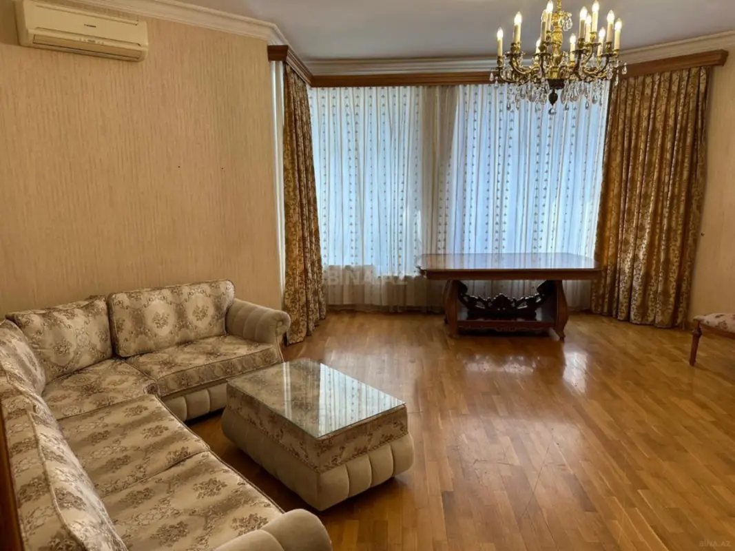Kirayə verilir 3 otaqlı mənzil 120 m²