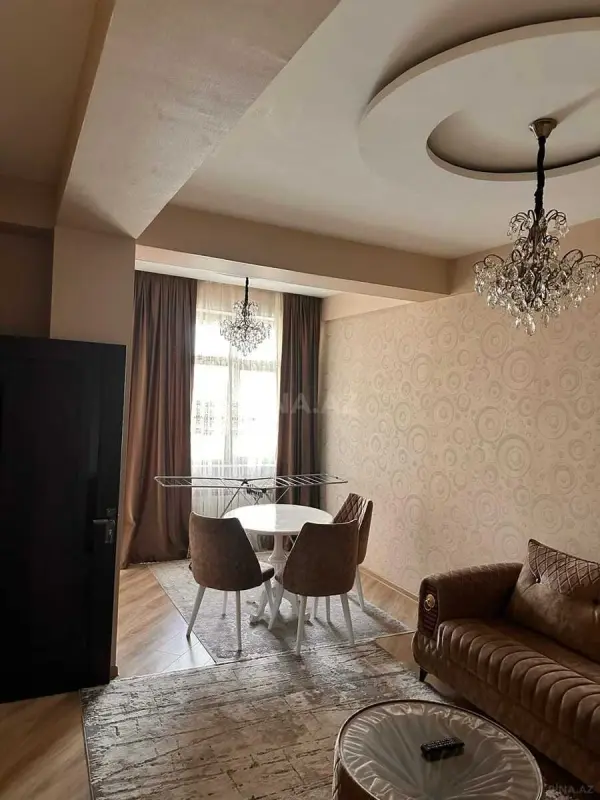 Kirayə verilir 2 otaqlı mənzil 85 m²