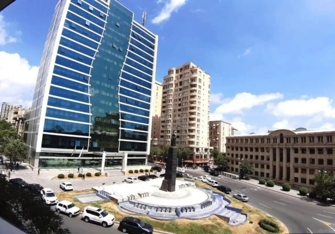 Satılır 1 otaqlı mənzil 62 m²
