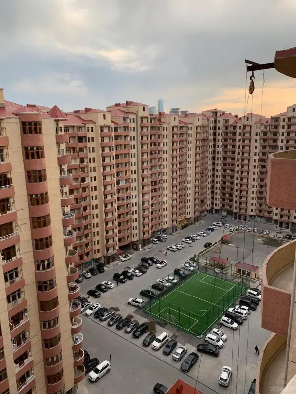 Kirayə verilir 2 otaqlı mənzil 67 m²