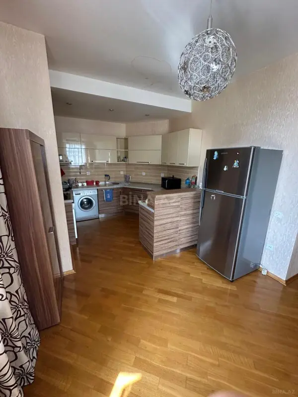 Kirayə verilir 3 otaqlı mənzil 105 m²