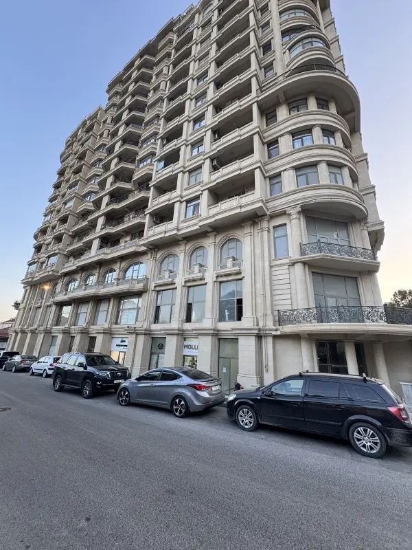 Satılır 2 otaqlı mənzil 61 m²
