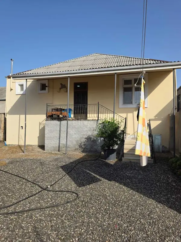 Satılır 4 otaqlı həyət evi 130 m²