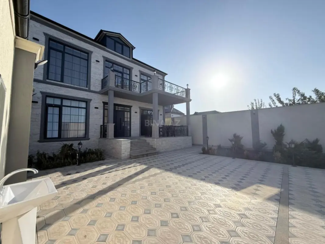 Satılır 5 otaqlı həyət evi 200 m²