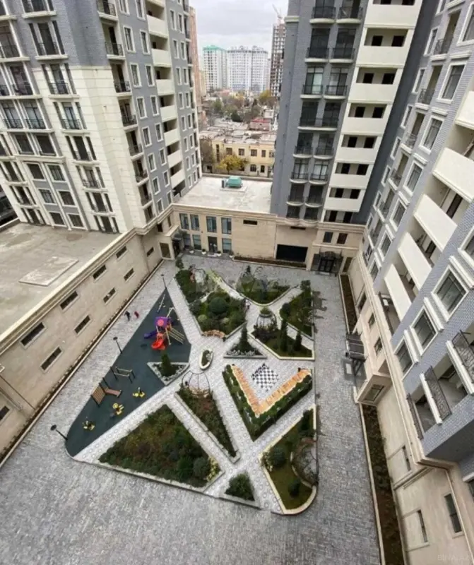 Satılır 3 otaqlı mənzil 120 m²