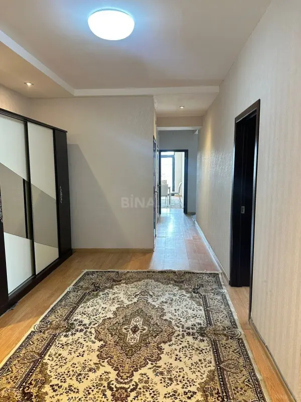 Kirayə verilir 3 otaqlı mənzil 150 m²