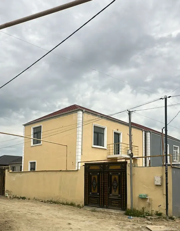 Satılır 4 otaqlı həyət evi 140 m²