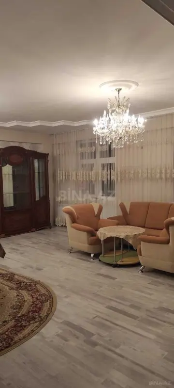 Satılır 4 otaqlı mənzil 185 m²