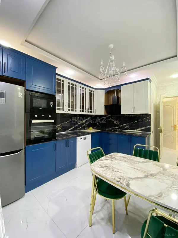 Kirayə verilir 3 otaqlı mənzil 145 m²