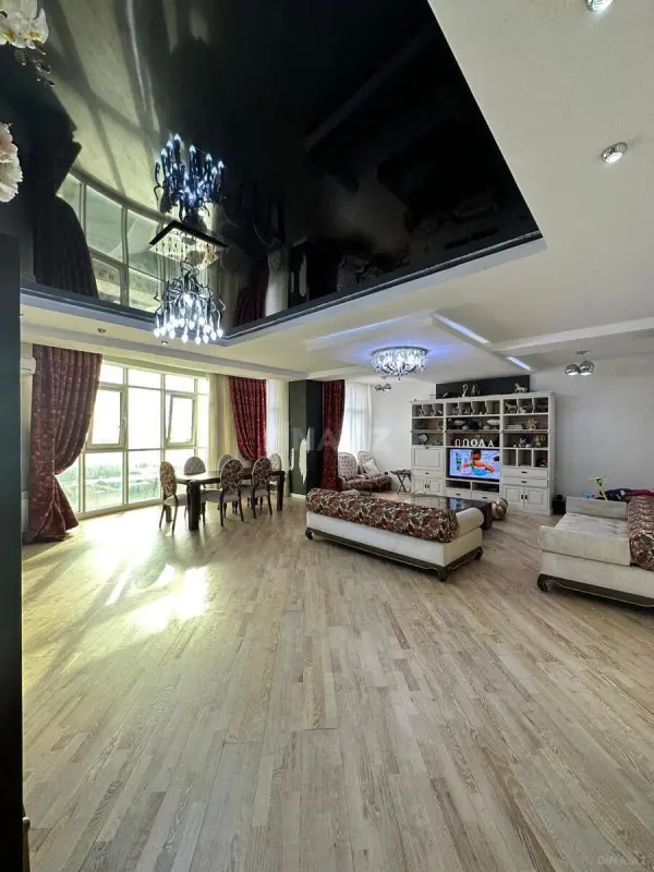 Kirayə verilir 4 otaqlı mənzil 247 m²