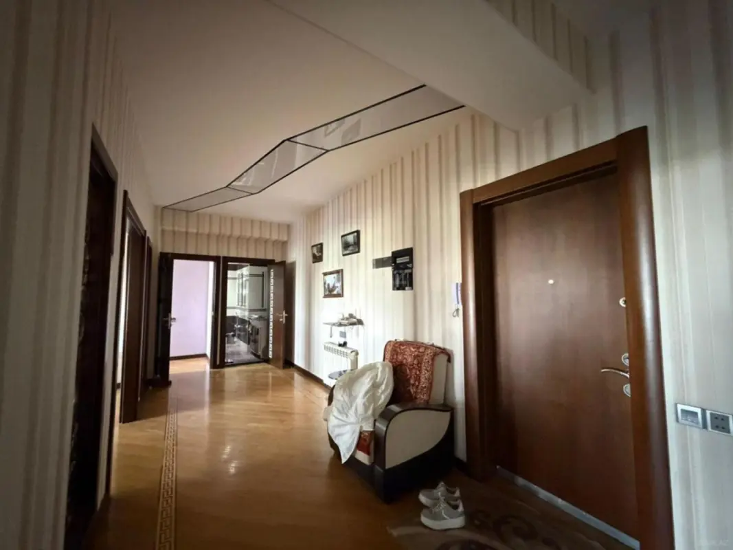 Satılır 2 otaqlı mənzil 91.7 m²