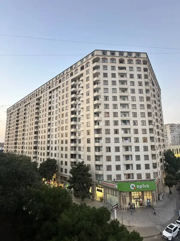 Satılır 3 otaqlı mənzil 105 m²