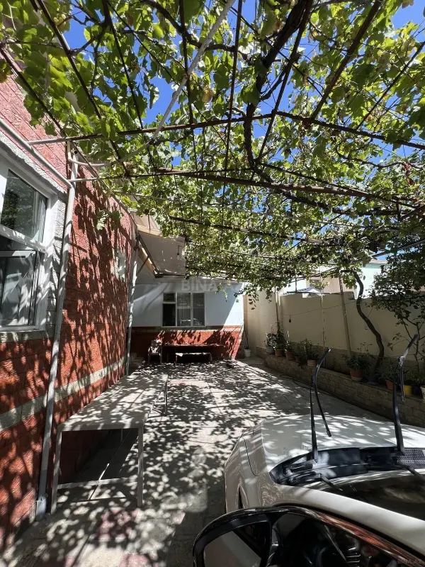 Satılır 6 otaqlı həyət evi 150 m²
