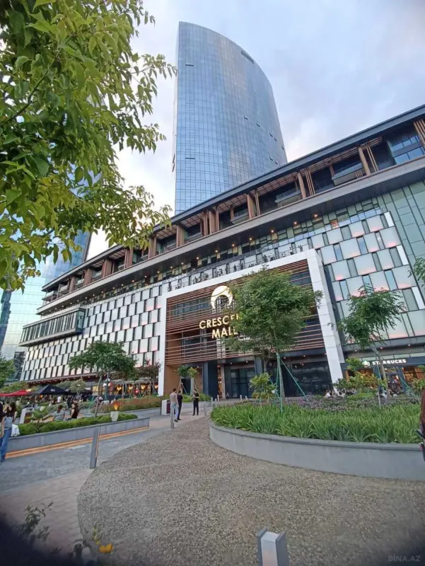Satılır 3 otaqlı mənzil 140 m²