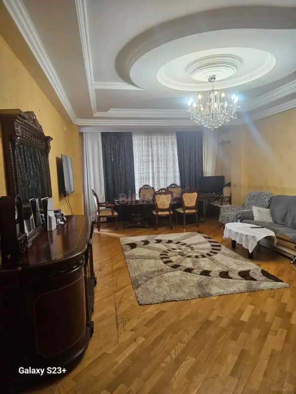 Satılır 2 otaqlı mənzil 113 m²